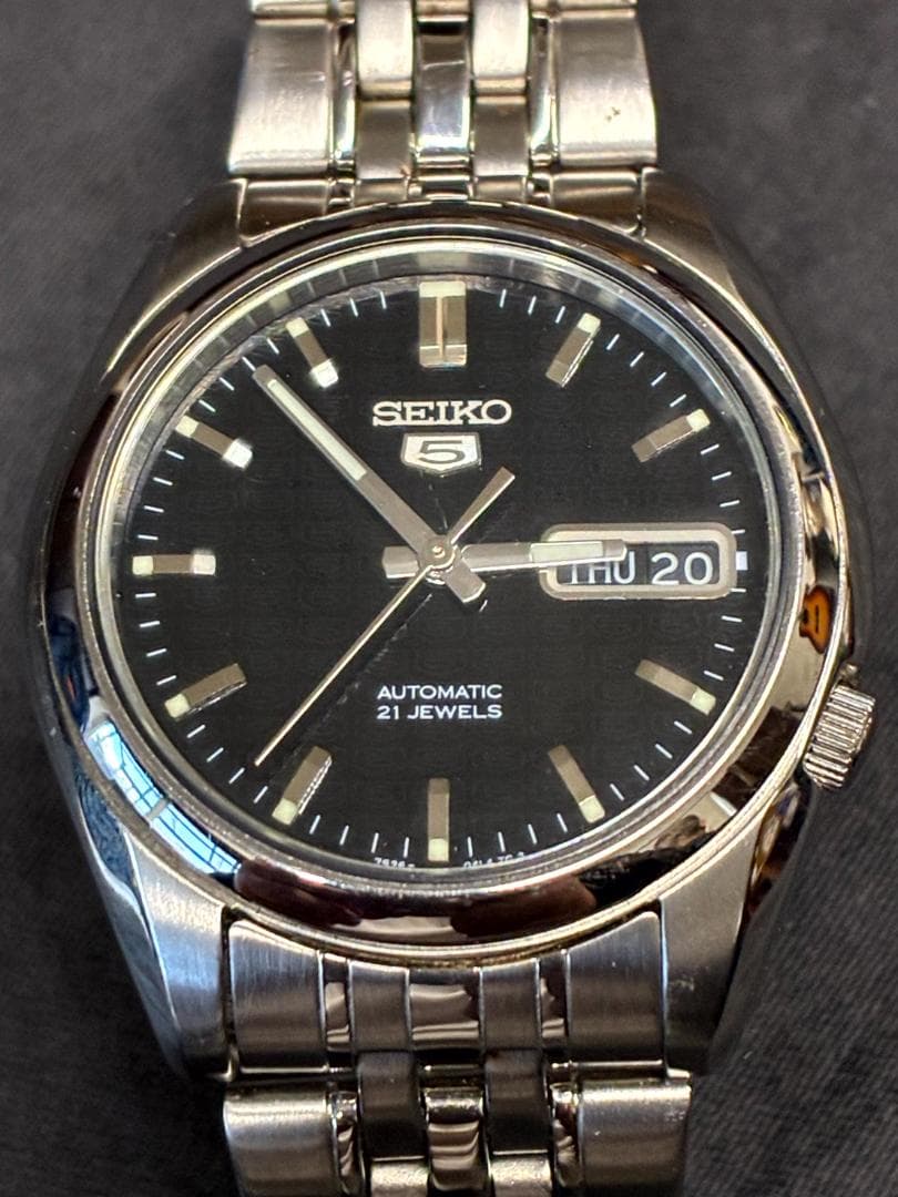 SEIKO５ 自動巻き 21ジュエル 黒文字盤 セイコー5 自動巻き腕時計(ブラックタイプ) - SEIKO 海外モデル 逆輸入