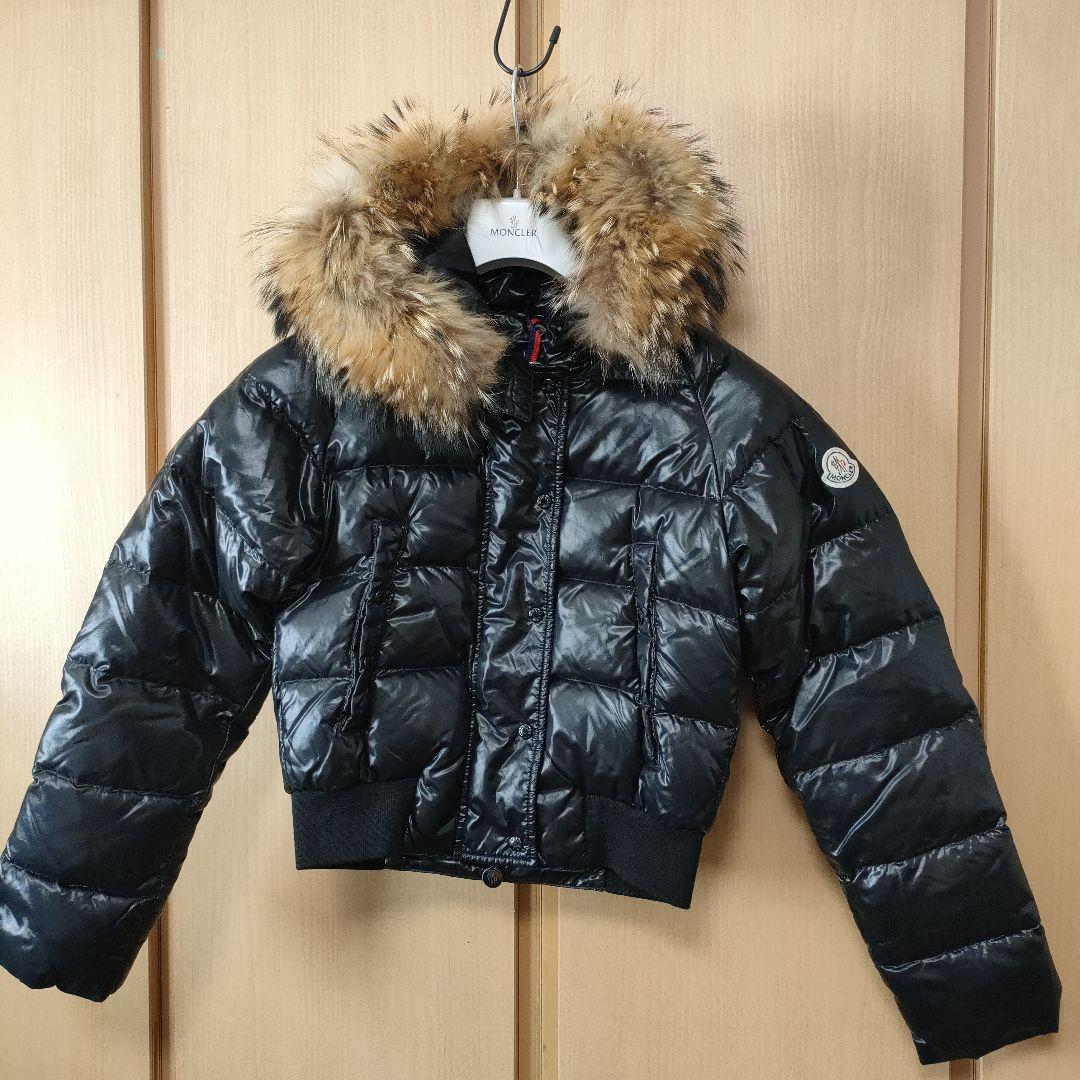 MONCLER モンクレール　ダウンジャケット　ALEPS　ショート丈　ブラック MONCLERショート丈ダウン比較~後編~】｜ビームス ハウス 丸の内｜BEAMS