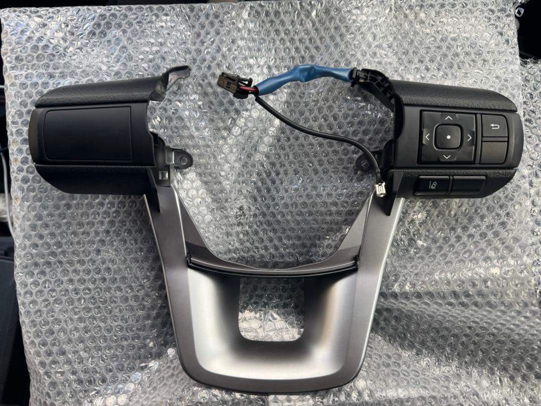 ランクル70 再再販 GDJ76W 純正ステアリングスイッチ【ハンドル付