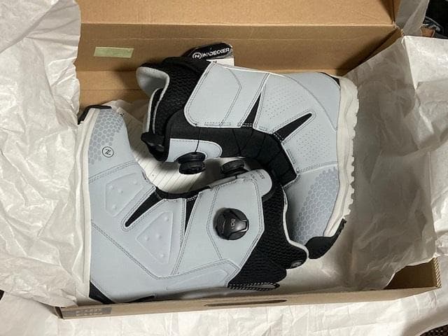 値下げ 定価￥52,800 ナイデッカー ALTAI W Cloud 23cm - メルカリ