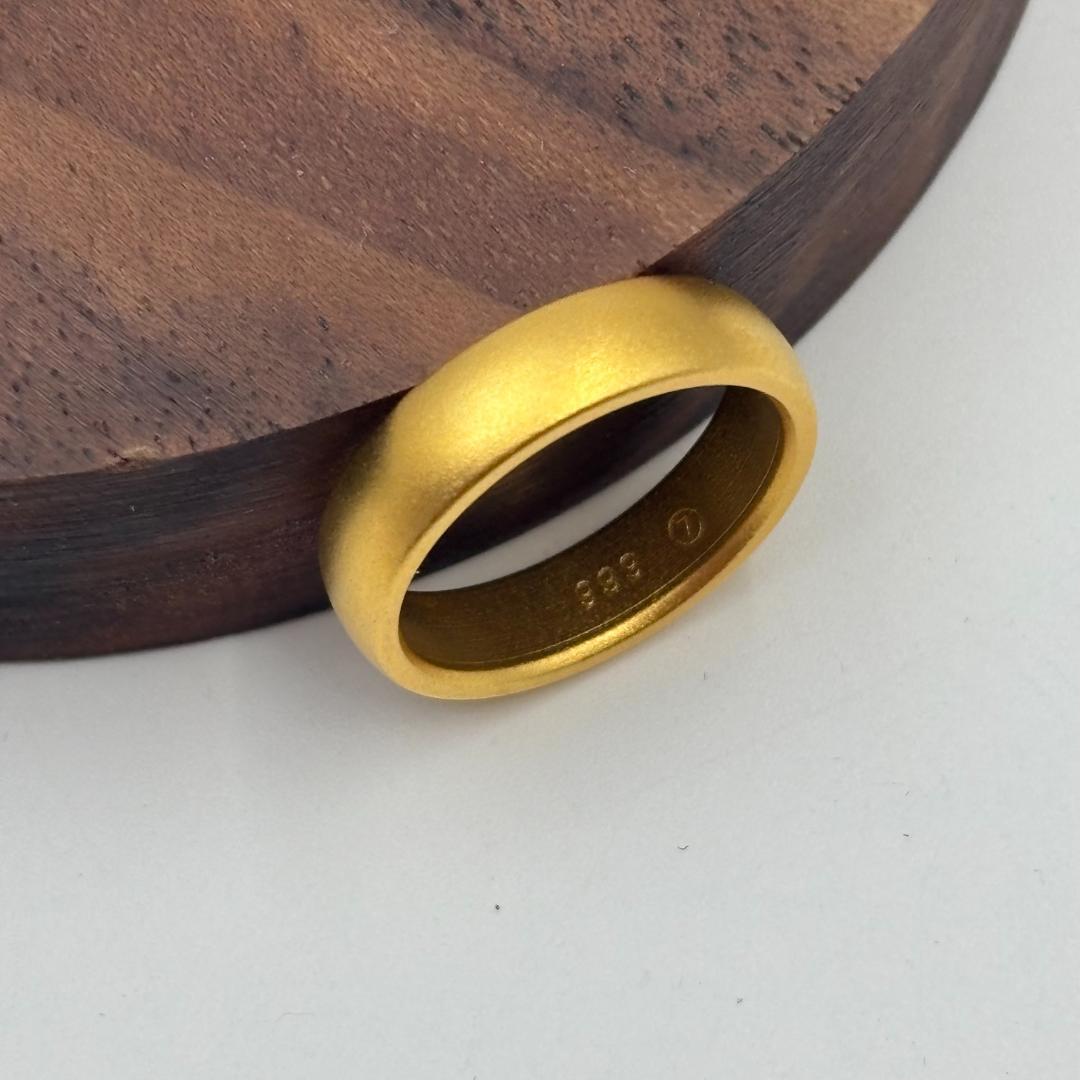 遺品整理 999 刻印あり金色の金属製リング 3.95g 幅5.0mm