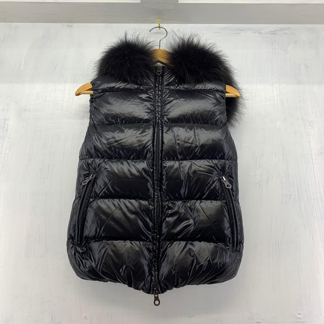 72▢DUVETICA GOCCIAダウンベスト サイズ:40 TS0702-7 DUVETICA(デュベティカ) ダウンベスト サイズ40 M レディース Goccia