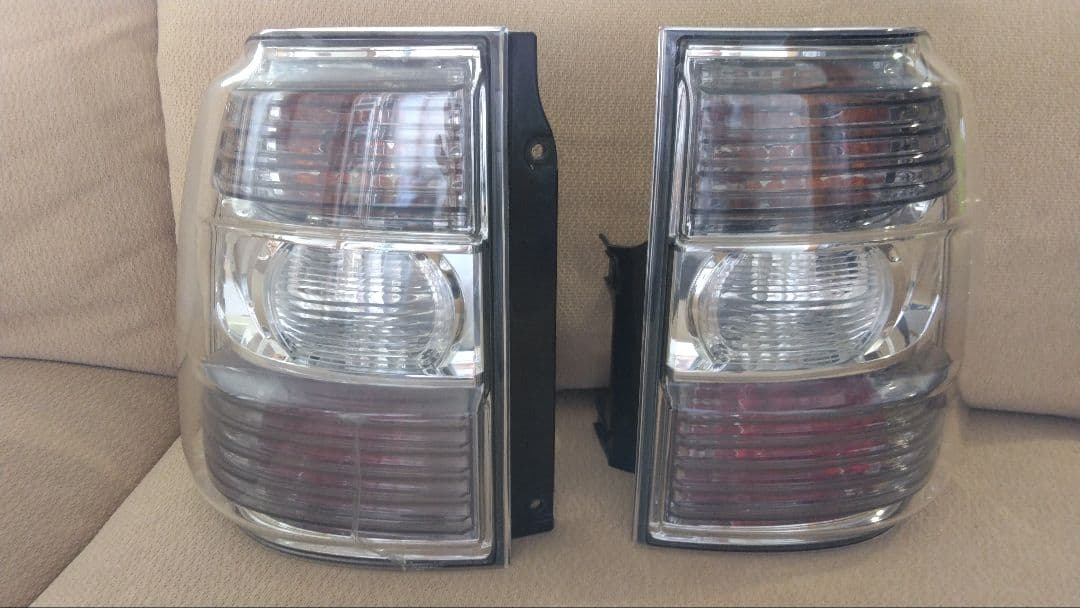 パジェロ V98W テールランプ 左右セット 三菱（MITSUBISHI） 送料無料 パジェロ テールランプ V93W V97W V98W