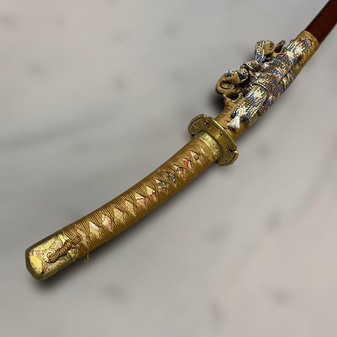 模造刀 太刀 金茶柄 太刀造鍔 太刀造り梨地呂鞘 模造刀 太刀 金茶柄 太刀造鍔 太刀造り梨地呂鞘 模造刀 太刀 金茶柄