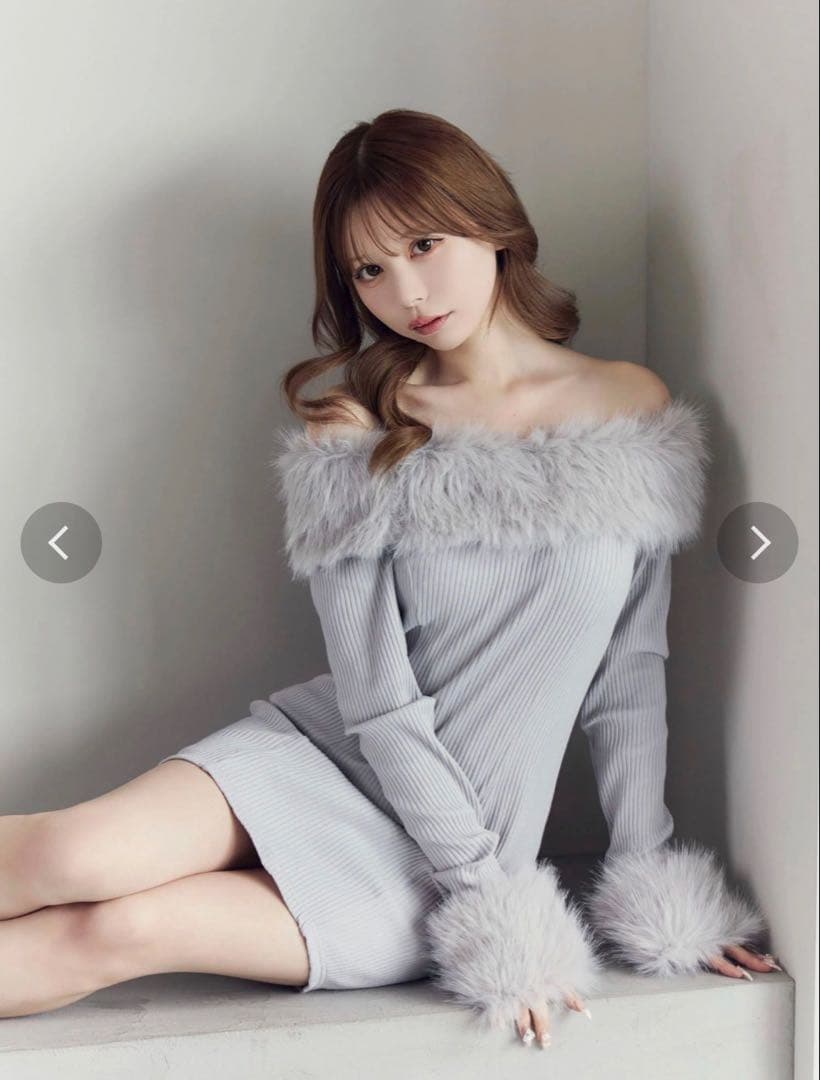 EATME イートミー　フェイクファーオフショルミニワンピース　グレー フェイクファーオフショルミニワンピース[品番：MKSW0066397]｜EATME