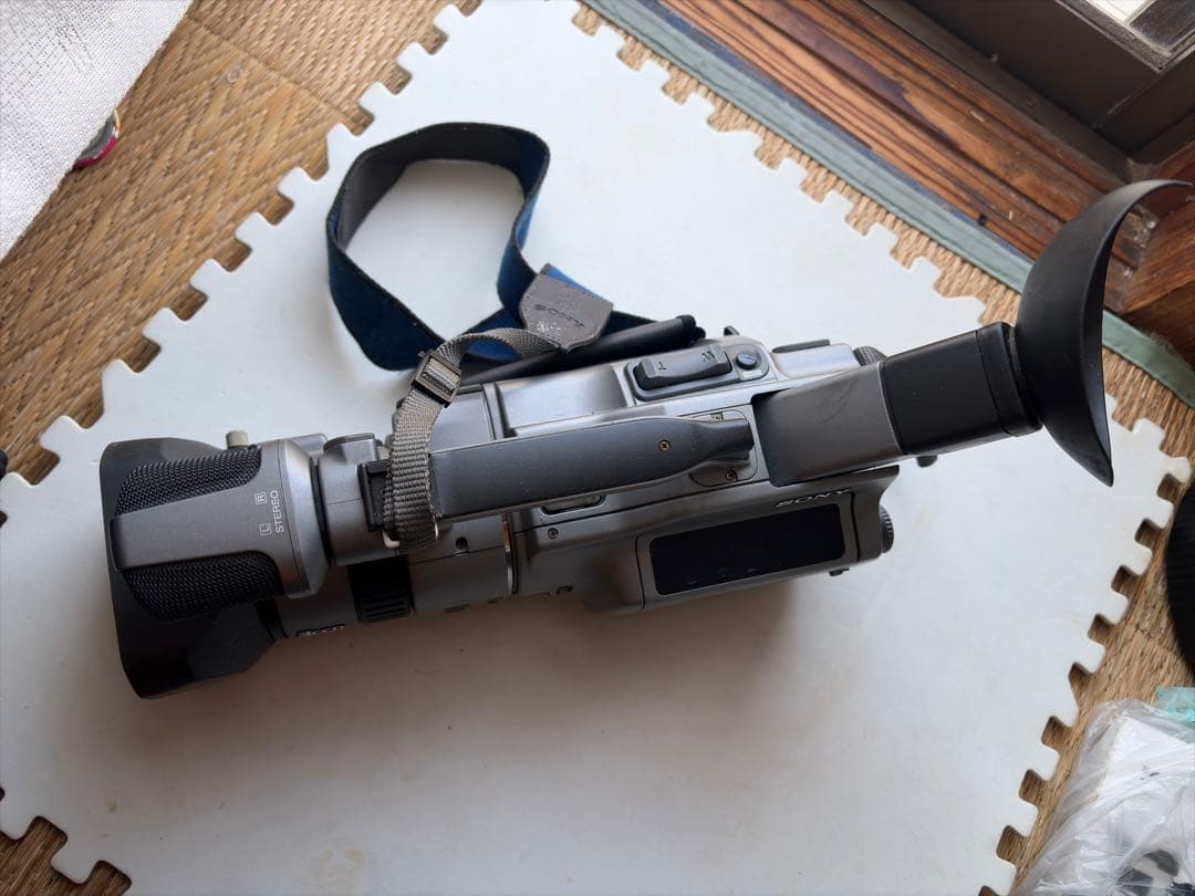 SONY DCR-VX1000 ビデオカメラ本体 テープはおまけ 1995/平成7/SONY/DCR-VX1000/DVカメラ一号機/デジタルハンディカム