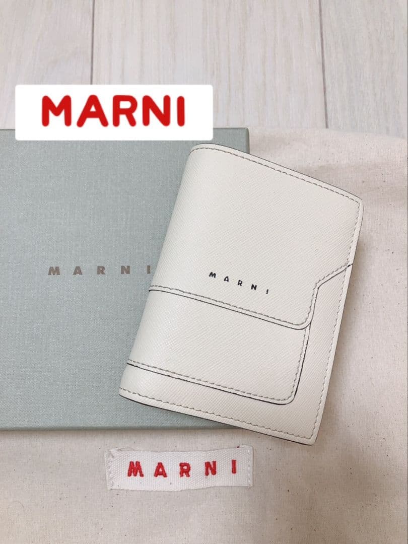 人気✨定番✨MARNI☆マルニ サフィアーノレザー 二つ折り財布