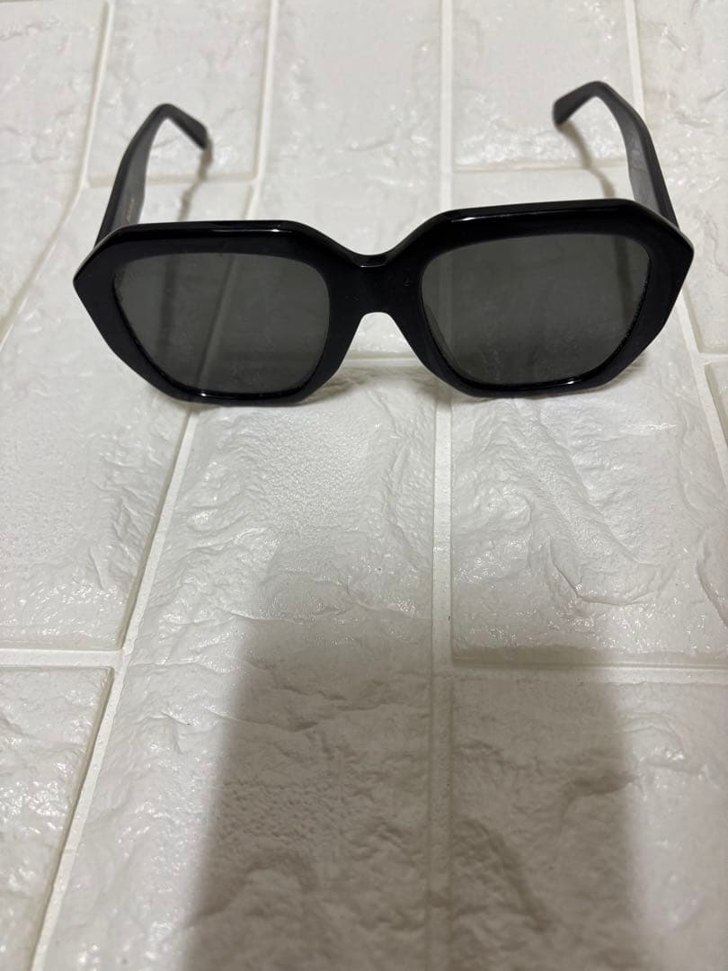 美品✴︎CELINE セリーヌ スクエア型 ブラック サングラス 楽天市場】CELINE セリーヌ Black Frame 45 Sunglasses ブラック