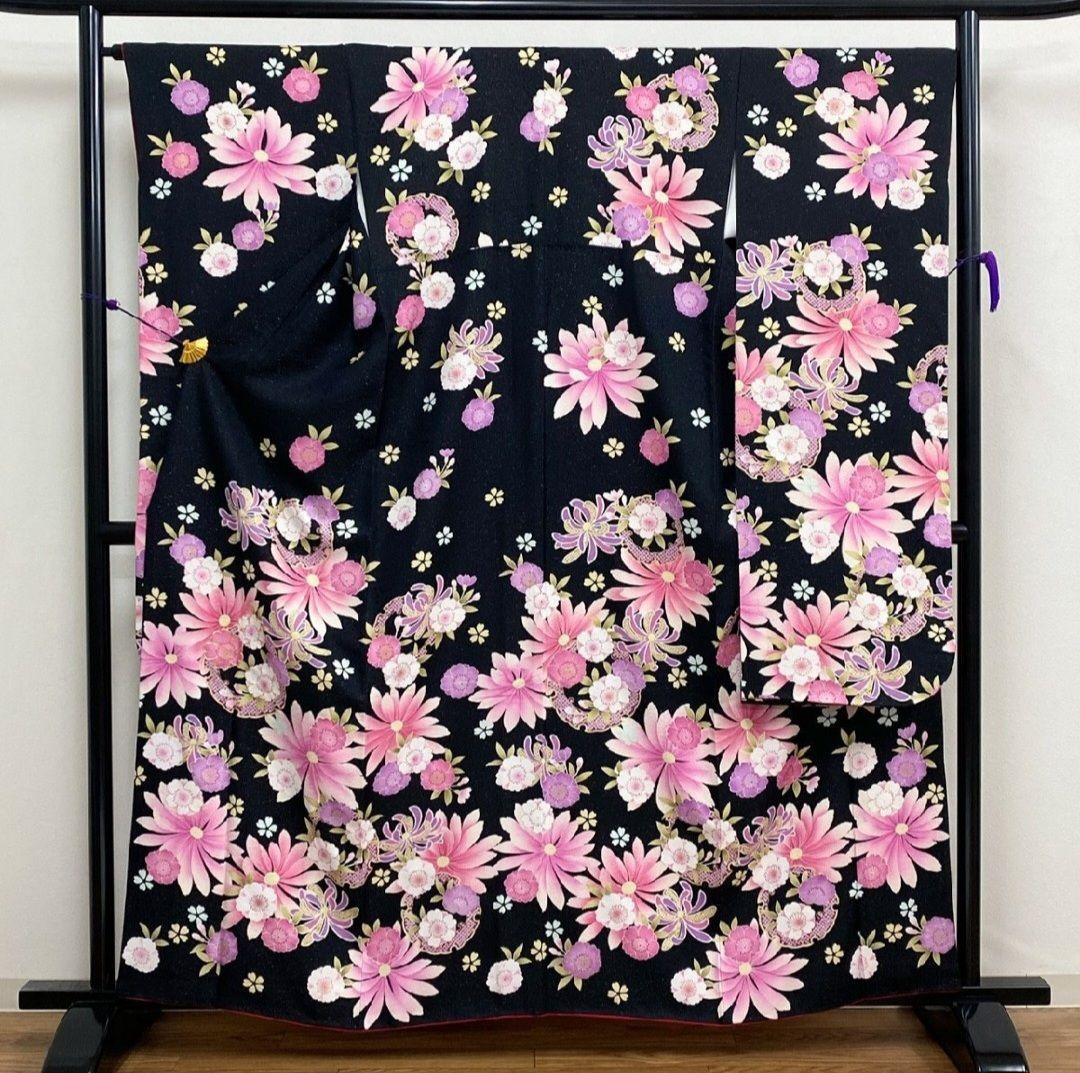 美品・豪華振り袖・金銀糸 格安モード系 白/金 牡丹柄 桂由美デザイン振袖 かっこいい 派手