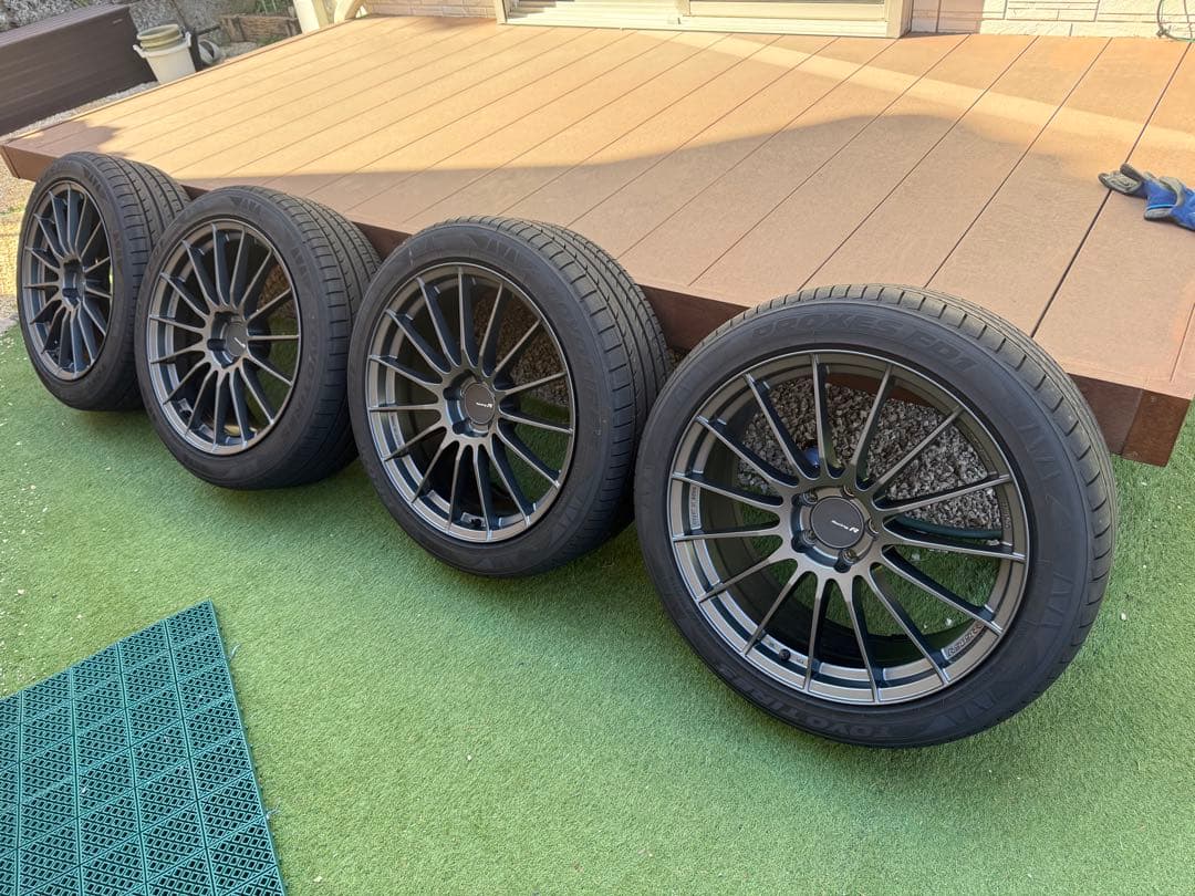 美品ENKEI RS05RR 20インチ114.3 8.5J +36タイヤセット