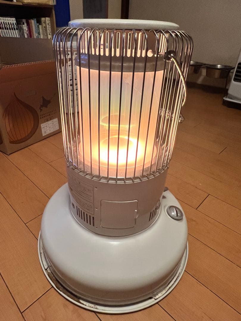 ぺきTOYOTOMI Rainbow 灯油ストーブRB-25F TOYOTOMI（トヨトミ） レインボーストーブ RB-25F ウォームシルバー