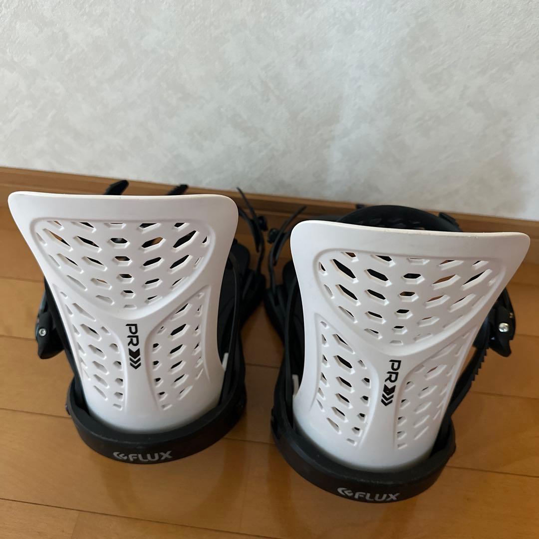 最終価格FLUX PR スノーボードビンディング ホワイト/ブラック 楽天市場】フラックス ビンディング PR Black/White FLUX 22/23