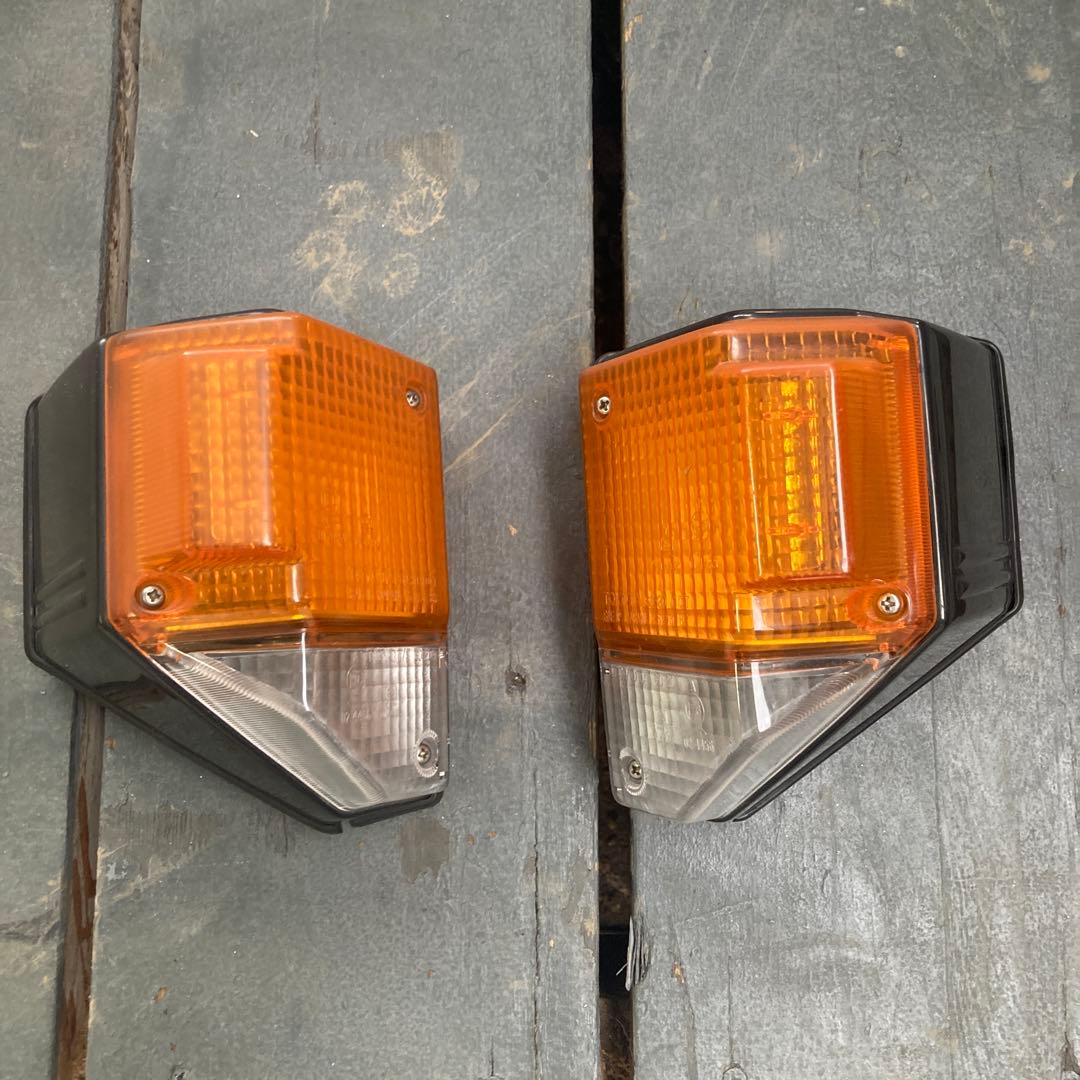 TOYOTA ウィンカーライト　ランドクルーザー70 純正　HZJ 77V トヨタ純正 ランクル70 ウインカー コーナーランプ レンズ 左右セット