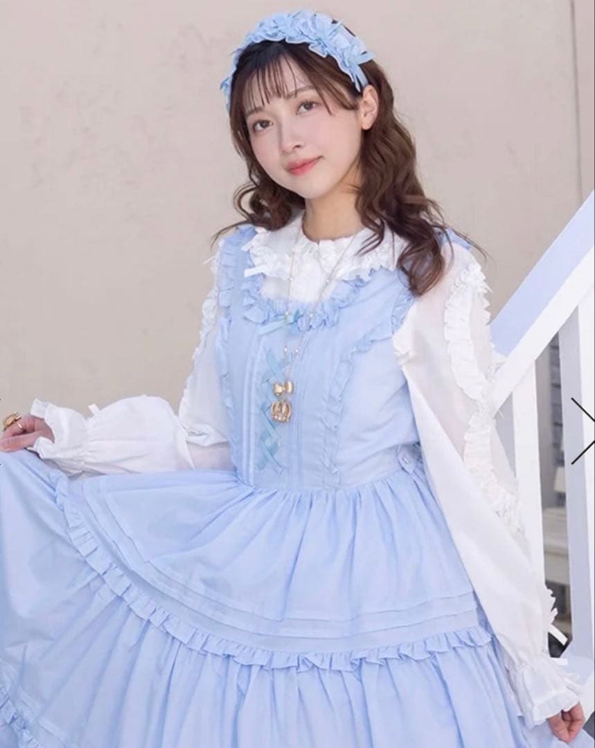 axes femme Chalmiereフリルロングブラウス（シロ×シロ） axes femme Chalmiereフリルロングジャンスカ - メルカリ