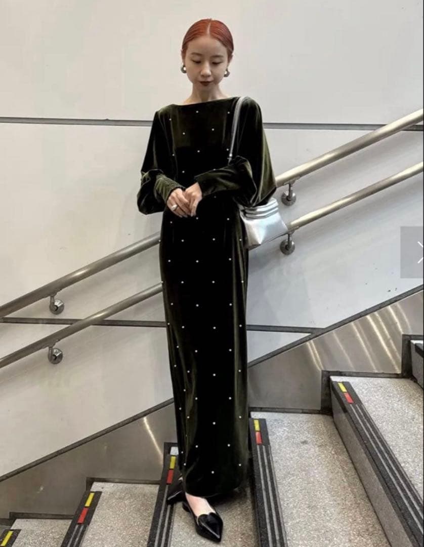 【美品/即日発送可】ameri vintage ベロア　パール付き　ドレス Ameri VINTAGE（アメリ ヴィンテージ）BACK OPEN PEARL VELOUR DRESS