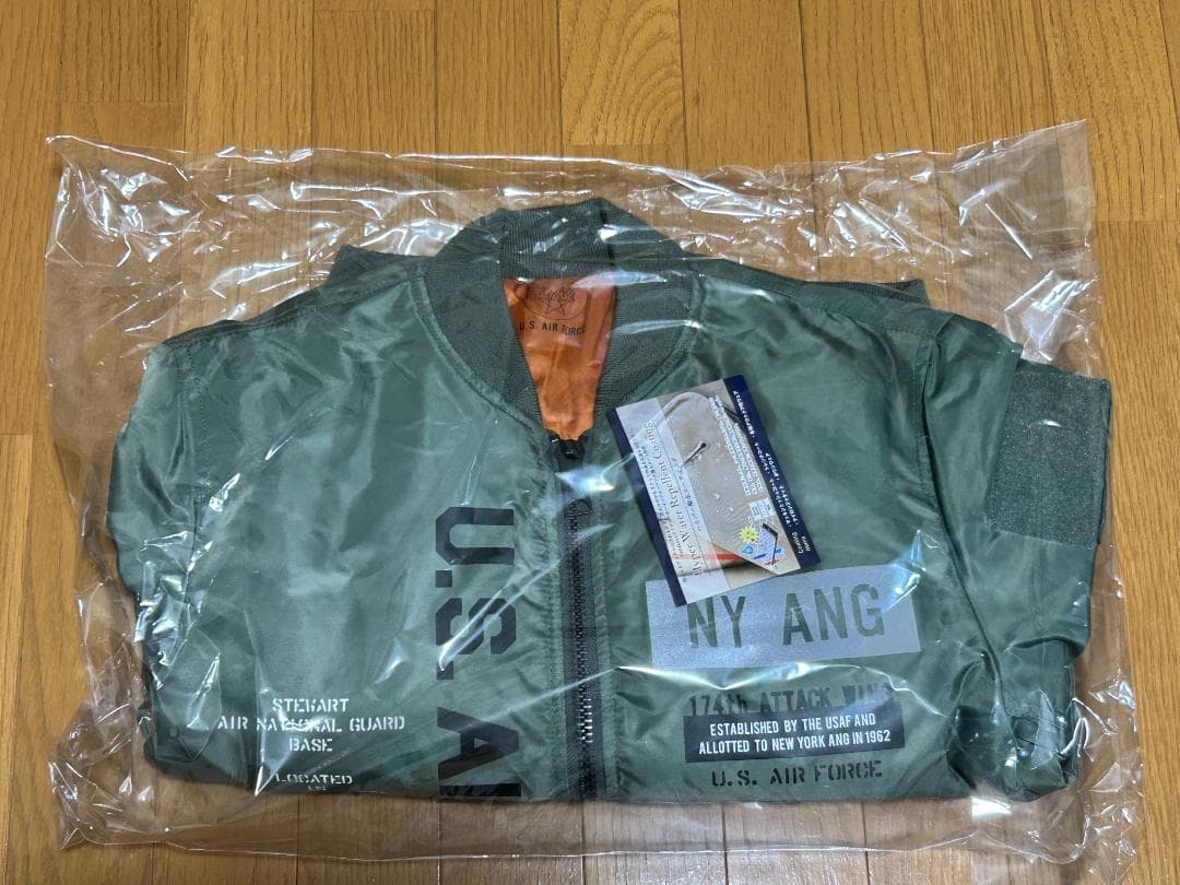 八*一様 AVIREX　MA-1　REFLECT STENCIL　セージグリーン AVIREX（アヴィレックス）の「《COLLECTION》L-MA-1 “REFLECT STENCIL