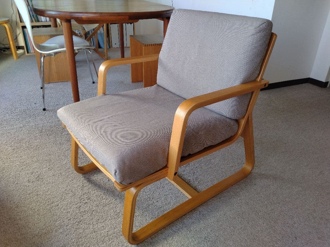 【良品】MUJI無印 ダイニングソファチェアオーク材/リビングでもつかえる茶① リビングでもダイニングでもつかえるソファチェア用アーム・オーク材