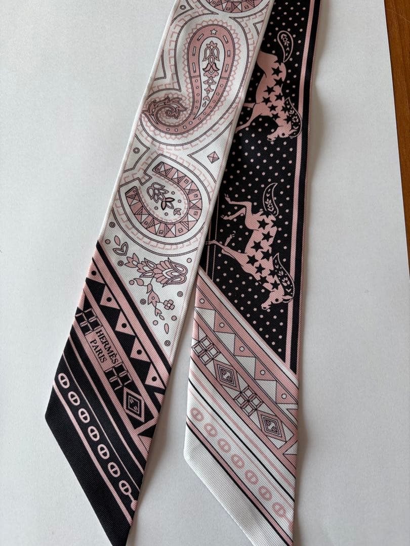 エルメス　ツイリー《シュヴァル・ドゥ・クール・バンダナ》