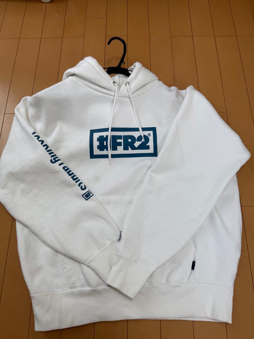 fr2 ボックスロゴパーカー白 Mサイズ 2026年最新】FR2ボックスロゴパーカーの人気アイテム - メルカリ