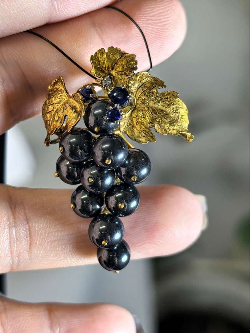 石川暢子 ISHIKAWA NOBUKOアズタイム 葡萄 ブローチ　箱付 石川暢子 アズタイム 葡萄 パールブローチの買取・質預かり｜大阪の