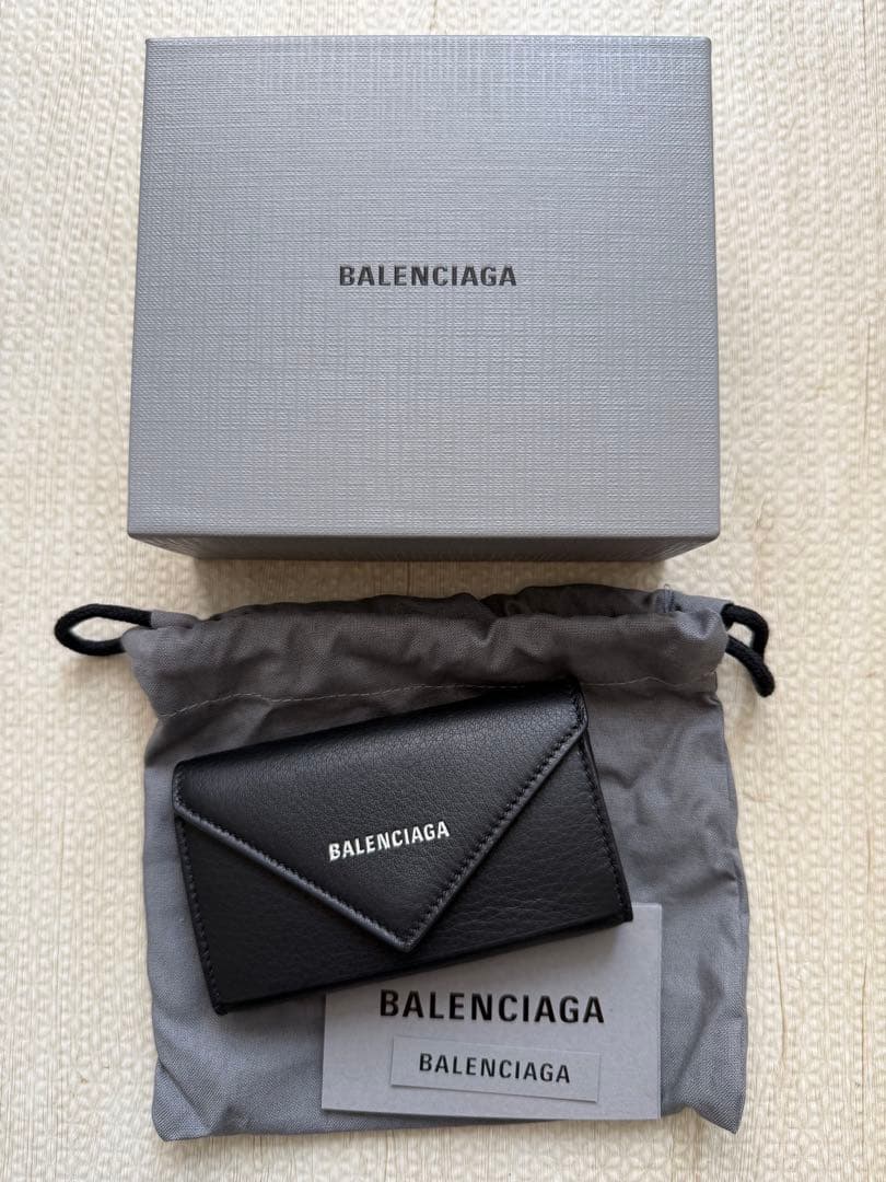BALENCIAGA ブラック6連キーケース BALENCIAGA（バレンシアガ） キーケース 6連 6本 三つ折り BALENCIAGA