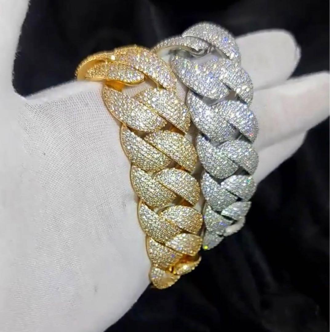 限定入荷】本物の輝き放つ極太マイアミキューバンチェーンネックレス