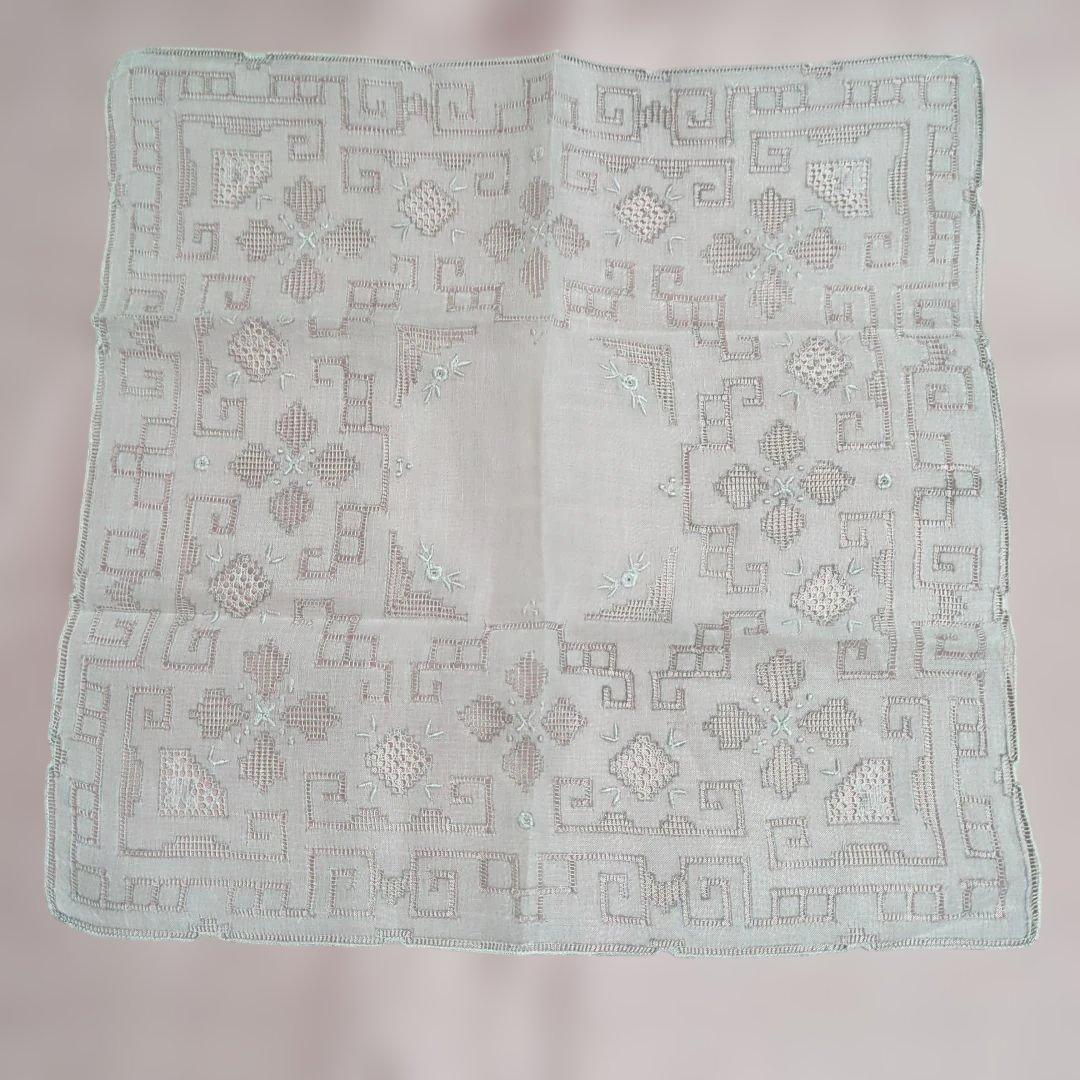 SWATOW 刺繍入りハンカチ3枚セット スワトー - メルカリ