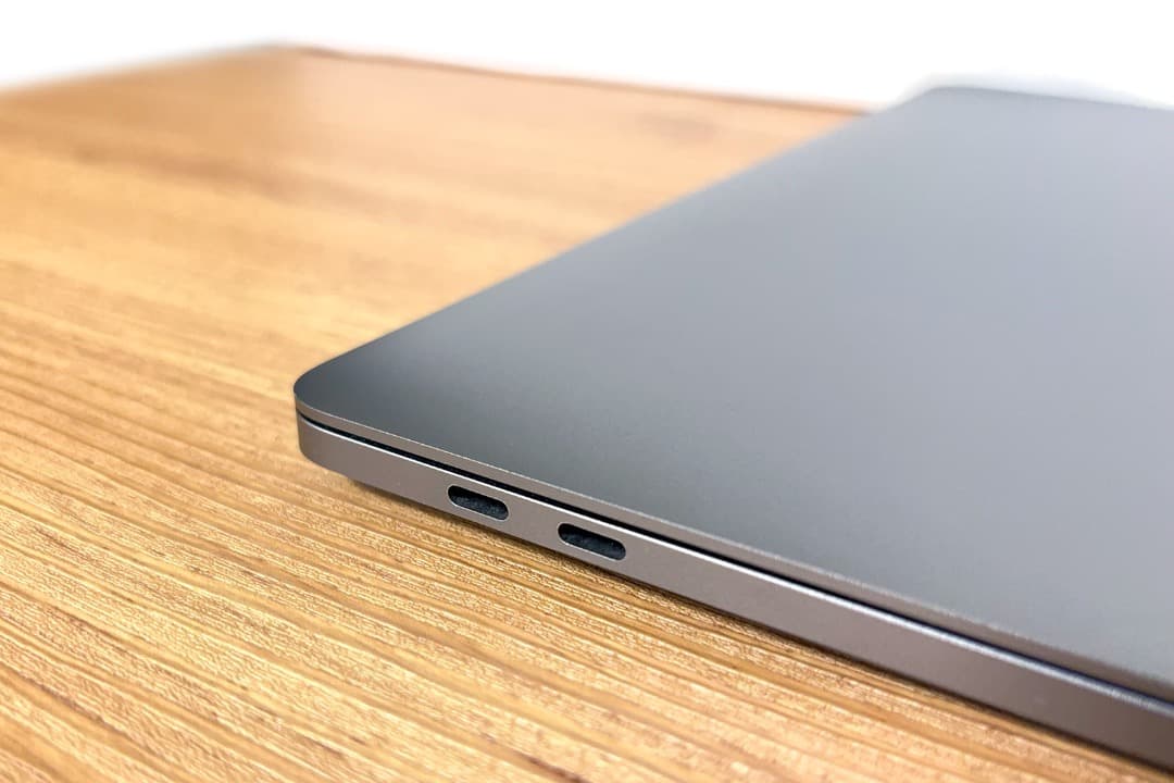 MacBook Pro 2018 15インチ i9 2.9GHz 16GBメモリ