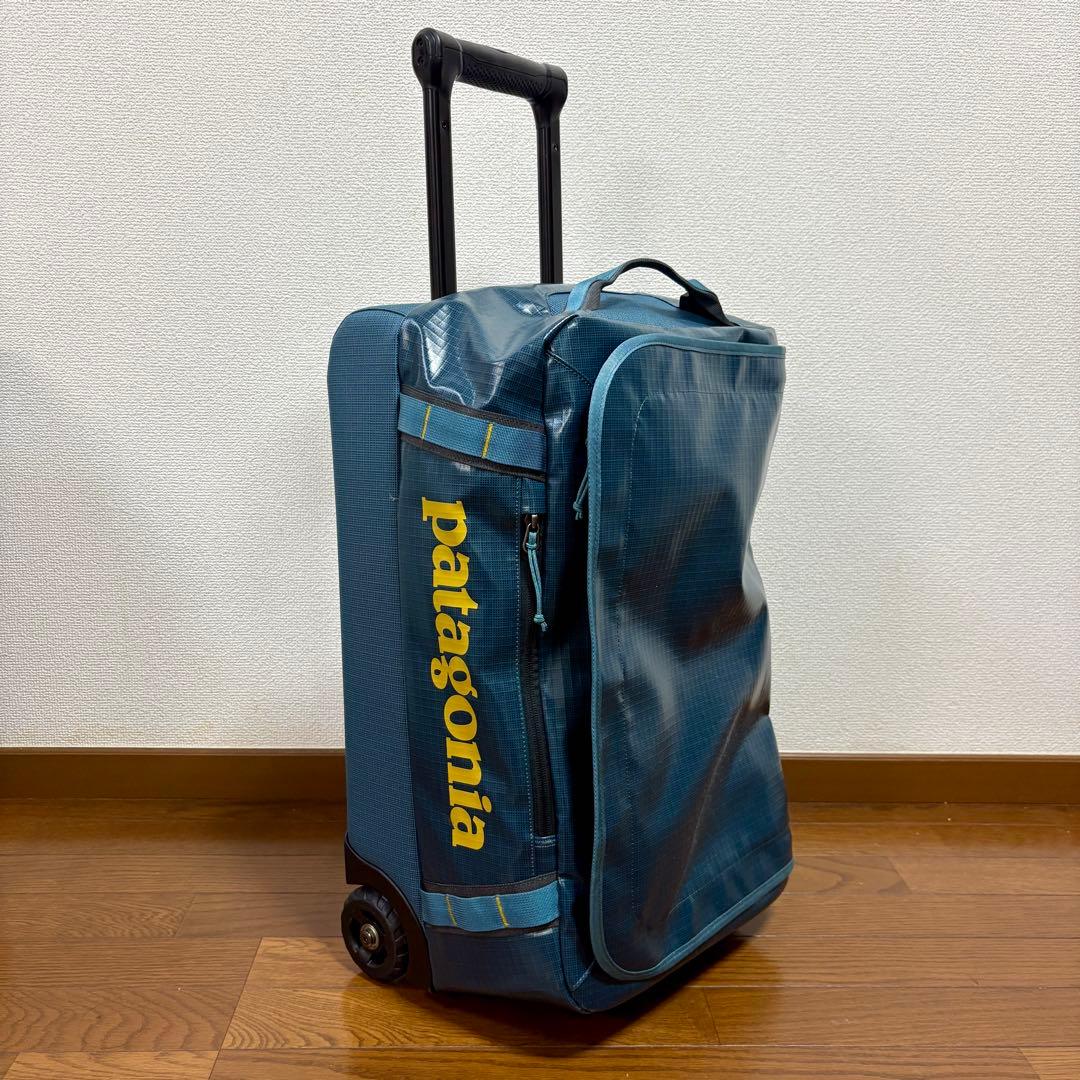 パタゴニア ブラックホール・ウィールド・ダッフル 40L パタゴニア ブラックホール・ウィールド・ダッフル 40L (カラー Black