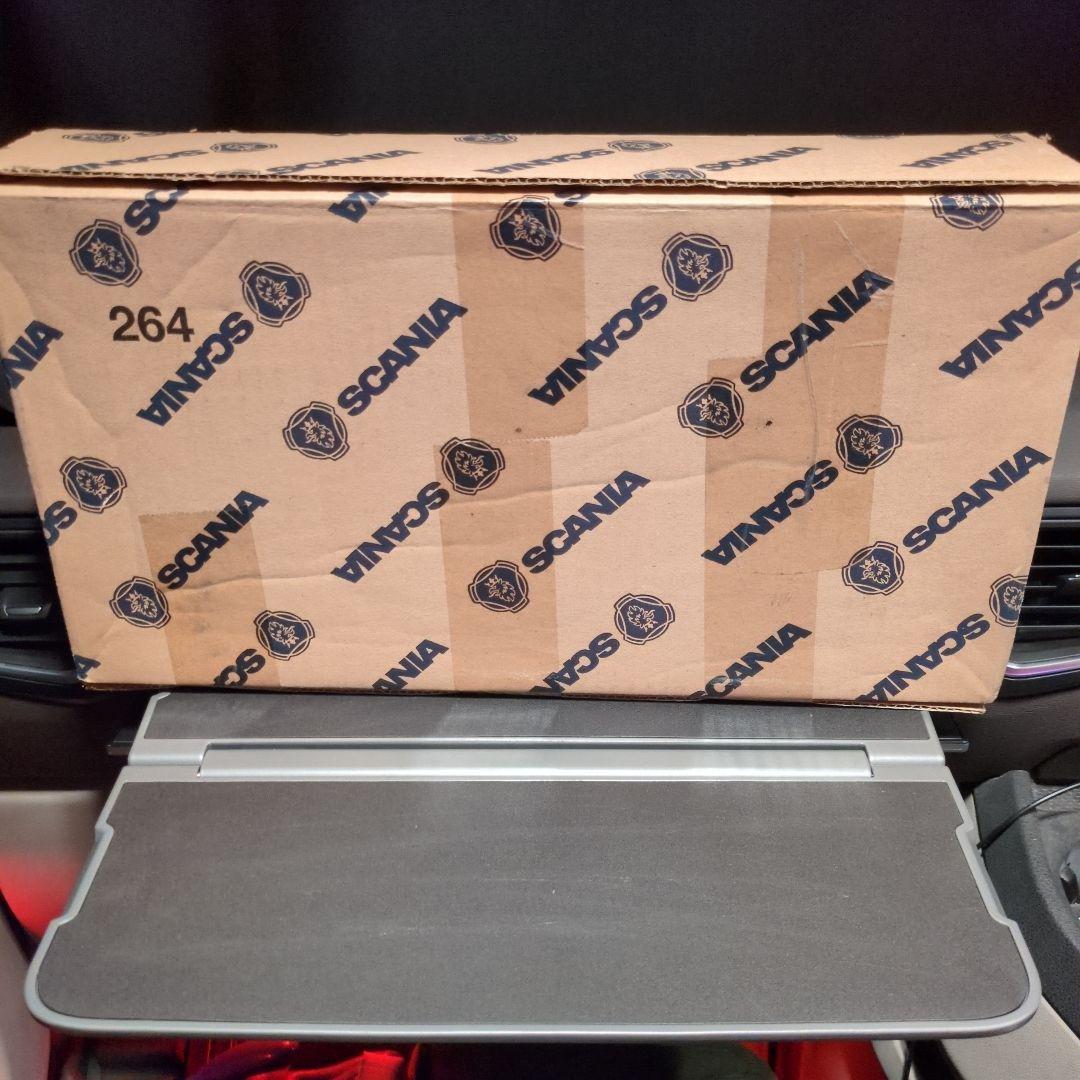 SCANIA スカニア純正テーブル ユーロトラック - メルカリ