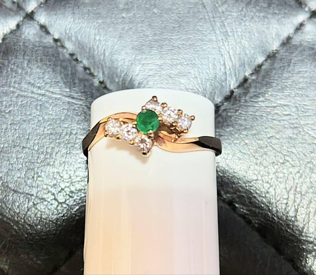 エメラルド ダイヤツイストデザイン リング 楽天市場】エメラルド-1.25ct&ダイヤモンド Pt 取り巻き クラシック