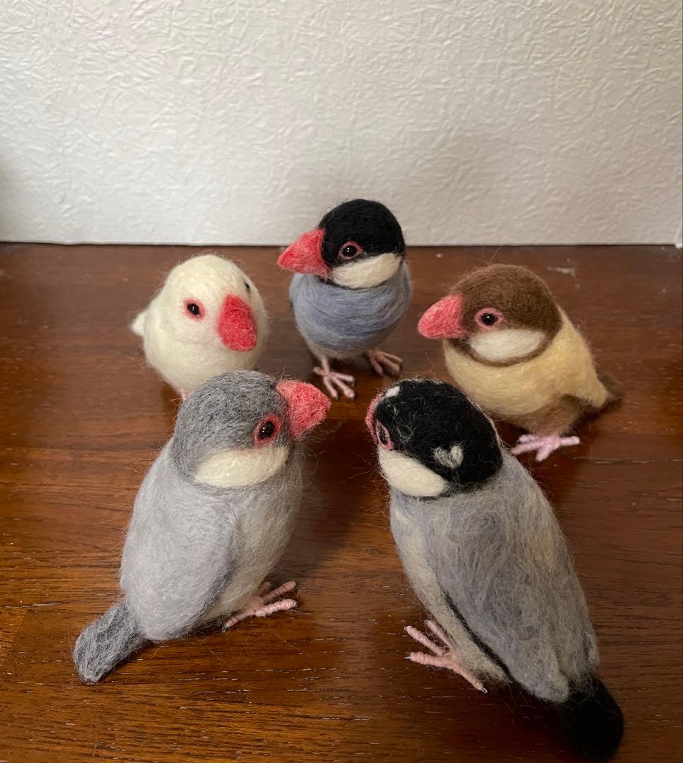 小さな文鳥たち ひな文鳥だらけ Tシャツ | petbox1976