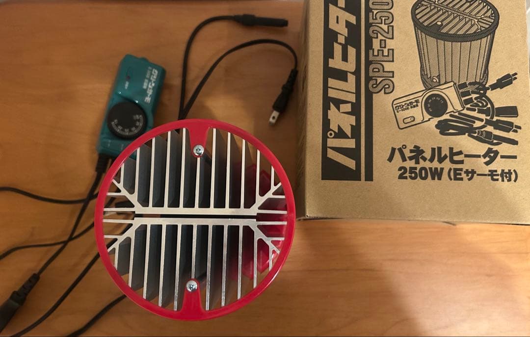 昭和精機工業　パネルヒーター　250w SPE-250 サーモスタッド付 昭和精機工業 パネルヒーター 250W サーモスタット付 SPE-250 [園芸