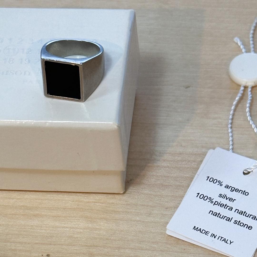 マルジェラ オニキス スクウェア シグネット リング - メルカリ