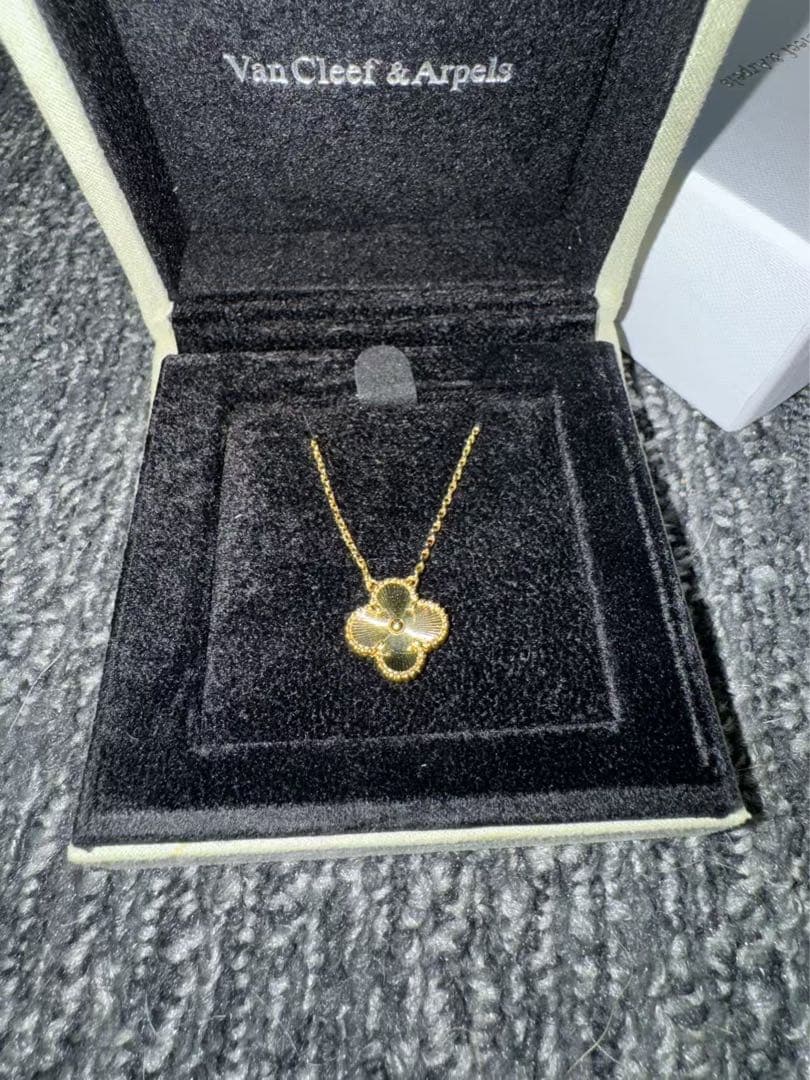 n Cleef & Arpelsヴァンクリーフ＆アーペルアルハンブラ ネックレス Van Cleef ＆ Arpels（ヴァンクリーフ ＆ アーペル） 【新品同様