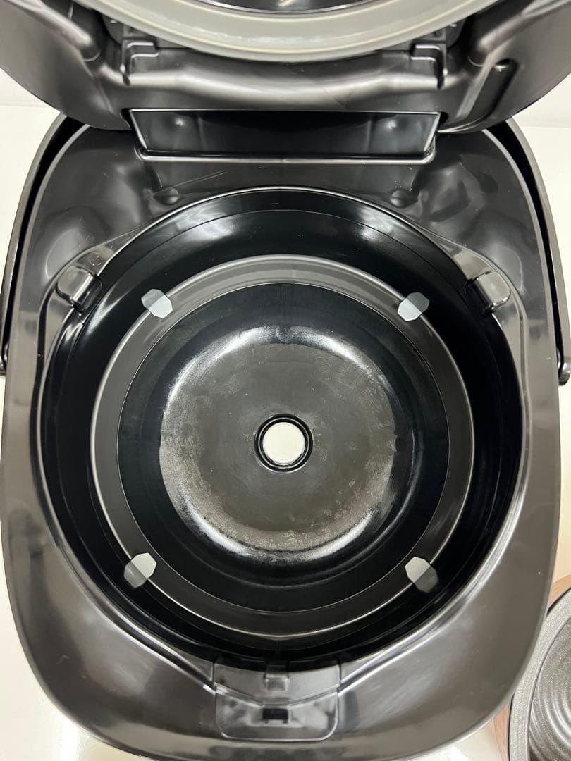 TOSHIBA 圧力IH炊飯器 RC-10VRV（1.0L / 5.5合炊き）