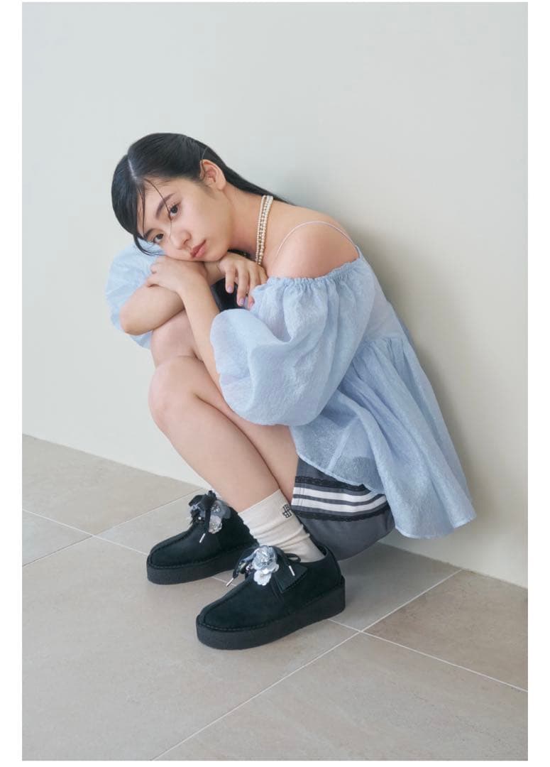 LILY BROWN Clarks Trek Wedge 黒 スパンコール - メルカリ