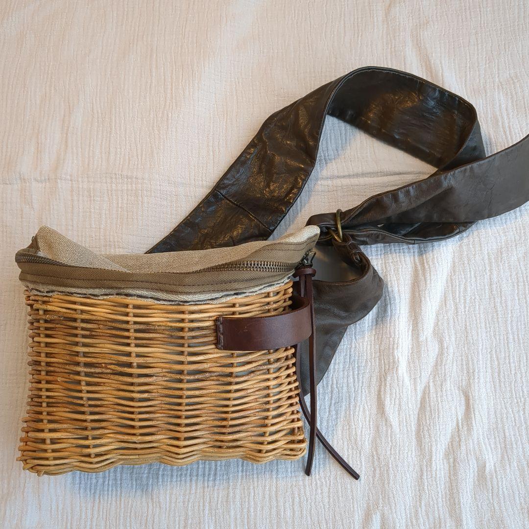 エバゴス　ショルダーバッグ　ボディバッグ ebagos フニュ シュリンク・ボディバッグS (マロングラッセ） 籐ポケ