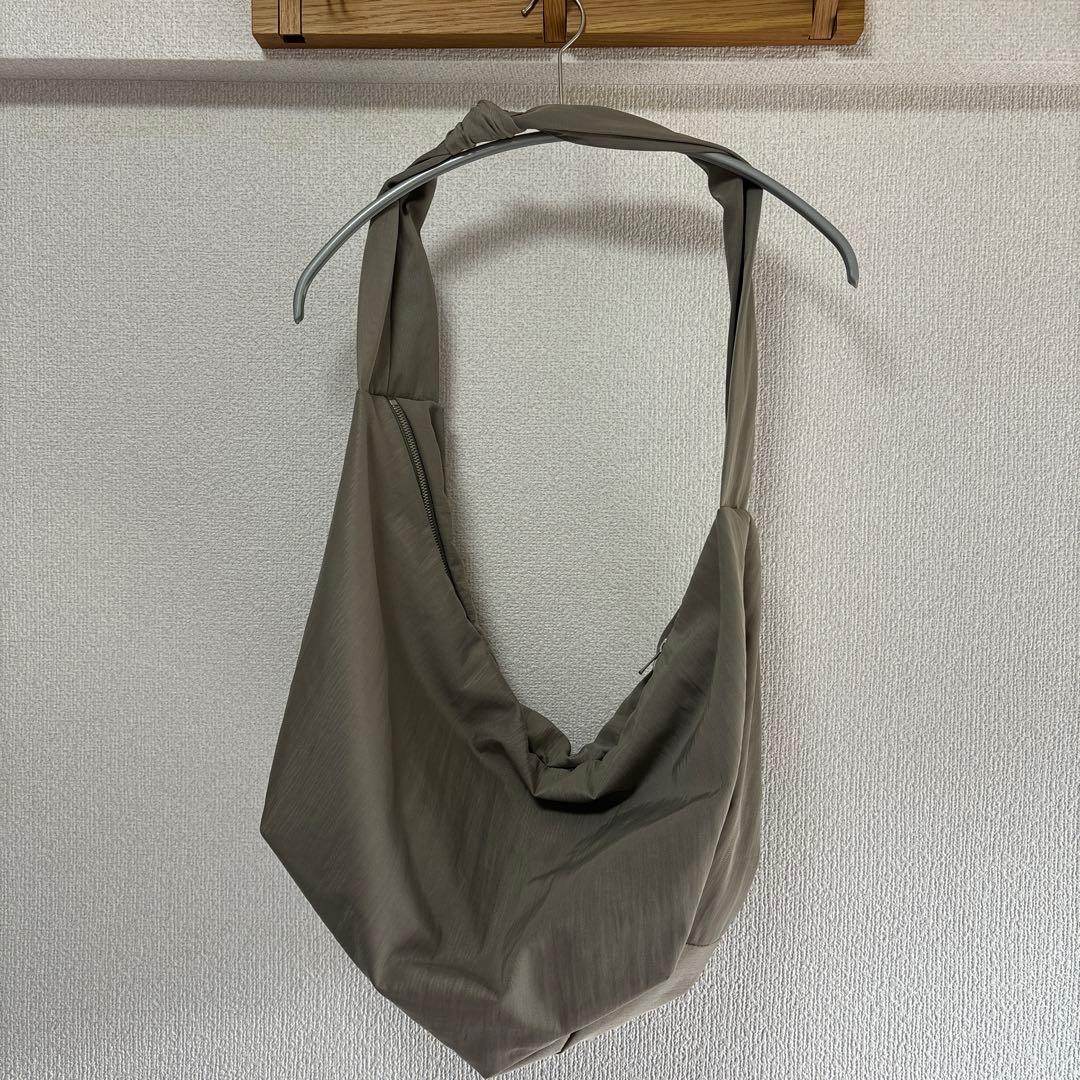 CTHY BIG HALF MOON SHOULDER BAG - メルカリ
