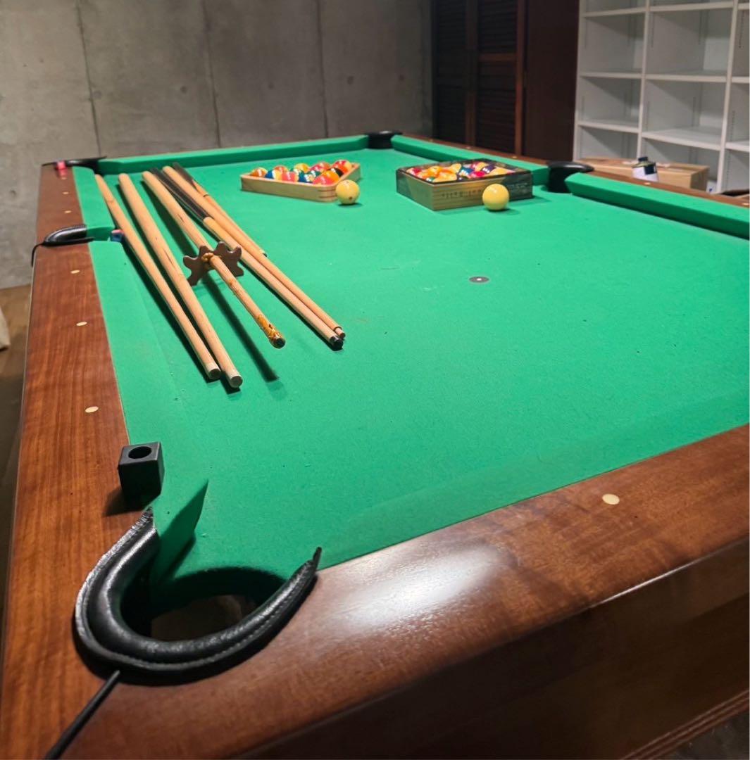 Brunswick ブランズウィック ビリヤード台（スレート） アンティークのブランズウィックのビリヤード台（ボールリターン付き