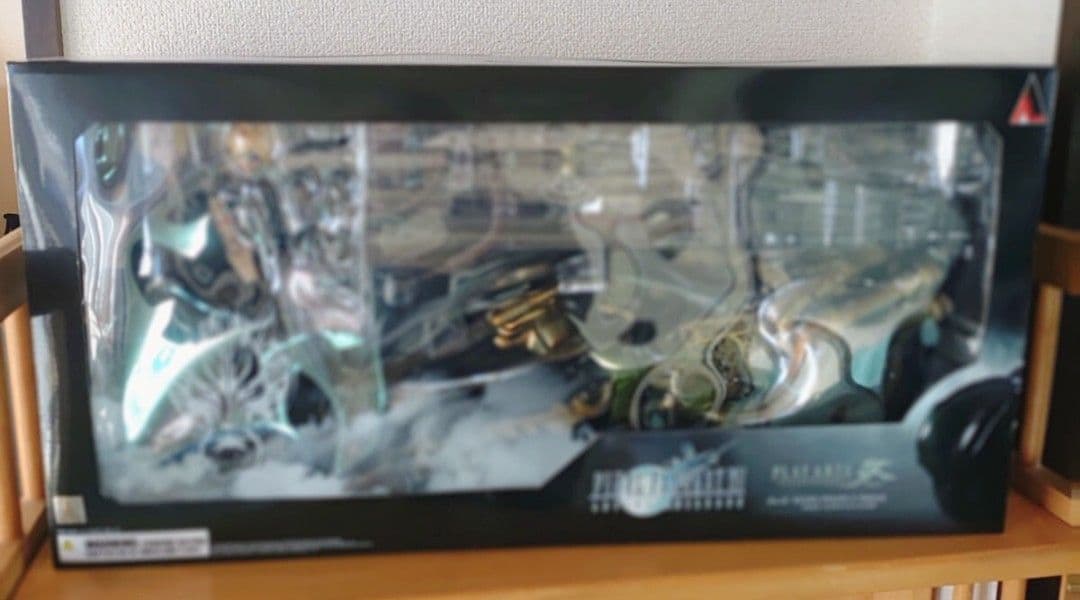 本日ラスト クラウド ストライフ&フェンリル プレイアーツ改 PLAY ARTS改 クラウド・ストライフ ＆ フェンリル レビュー | TOYHOUND