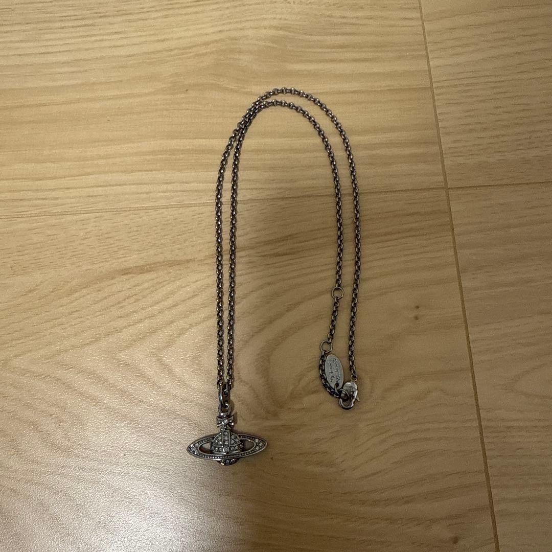 Vivienne Westwood 土星モチーフネックレス Vivienne Westwood モチーフ 土星 惑星 ネックレス - メルカリ