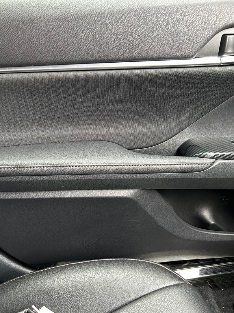 カムリ70 純正Gレザー ドアアームレスト - メルカリ