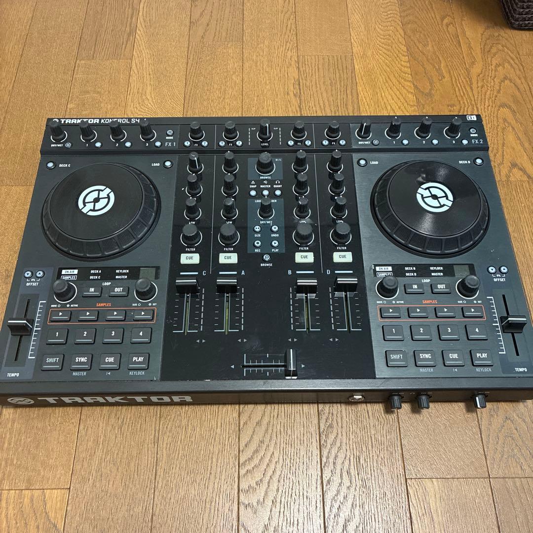 NI　Traktor KONTROL S4 MK1 | DJコントローラー Review - NI Traktor Kontrol S4 DJ Controller - YouTube