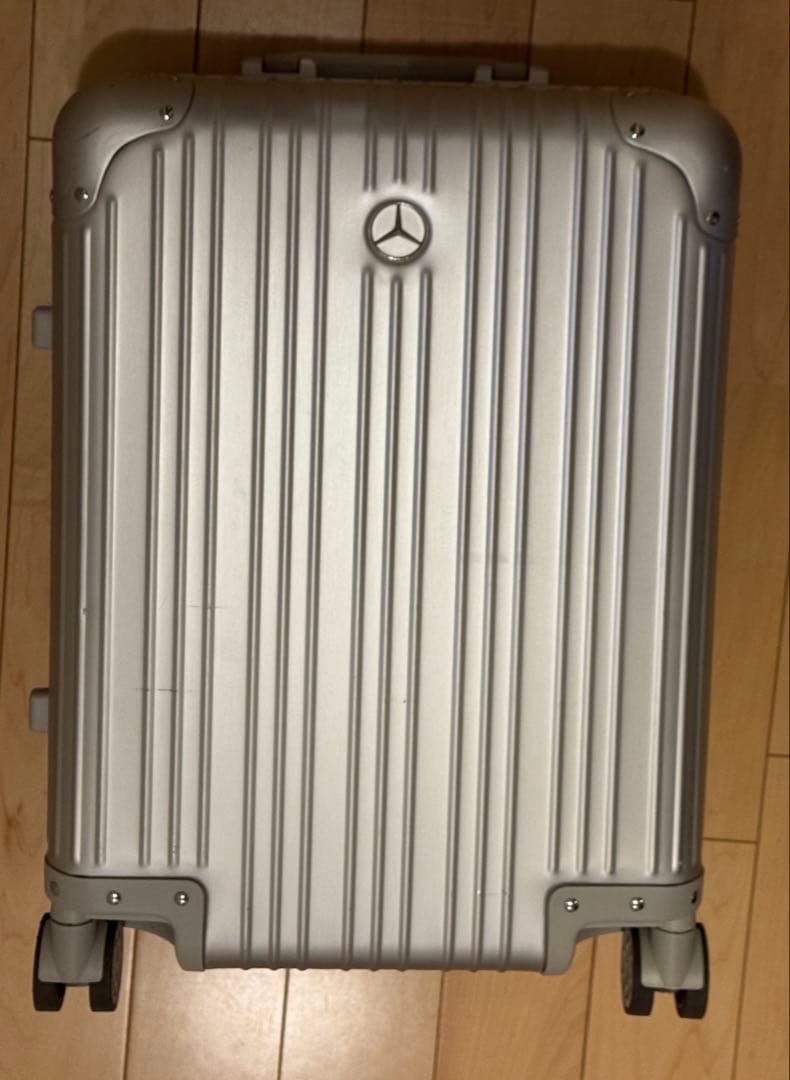 メルセデスベンツ　非売品　アルミキャリーバッグ　32L Mercedes Benz メルセデス・ベンツ 非売品 32L オリジナルアルミスーツ