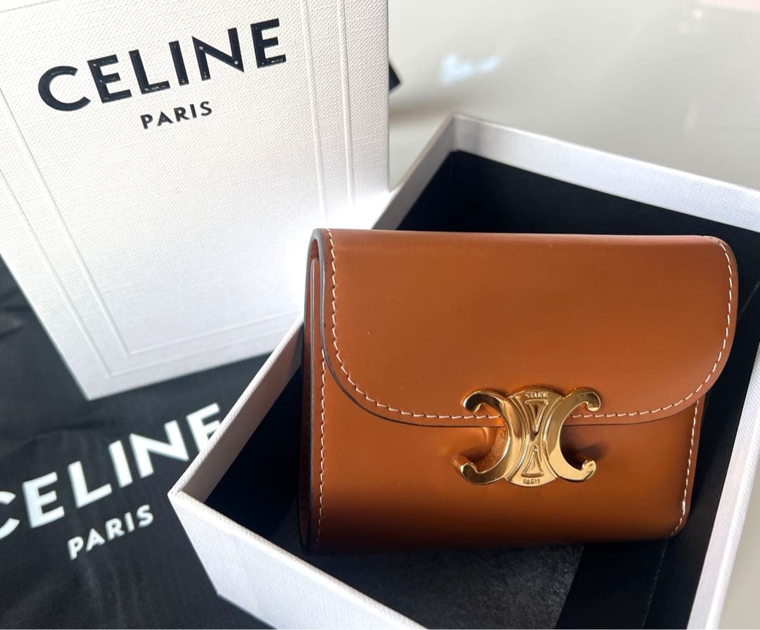 CELINE トリオンフ 三つ折り財布　正規品 CELINE（セリーヌ） [新品/正規ラッピング済] 財布 ミニ ミニ