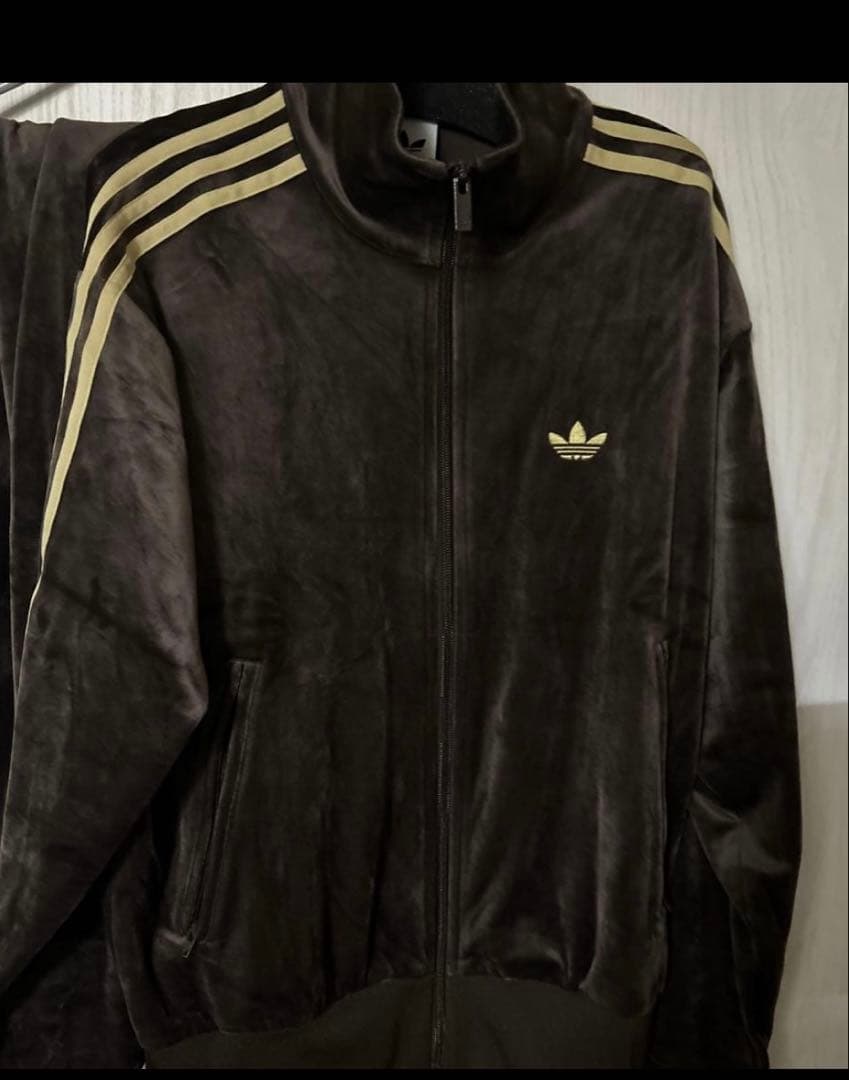 adidas ベロアジャケット