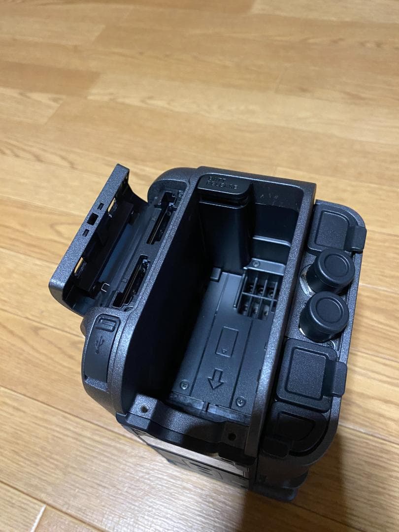 TATSUさま【美品】SONY FX6＆バッテリー＆チャージャーセット