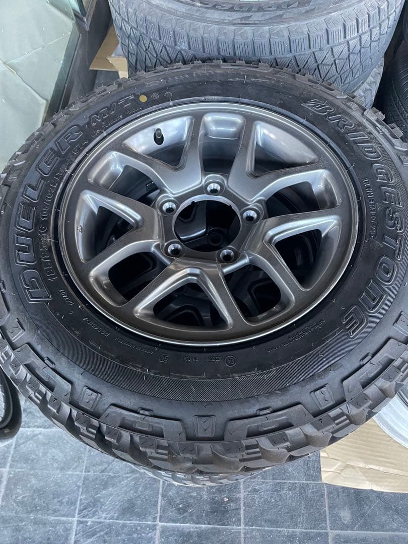 スズキ ジムニー 新車外し 純正ホイール・タイヤ5本セット16インチ 中古純正ホイールのみ 新車外し[スズキ ジムニーノマド純正 15インチ