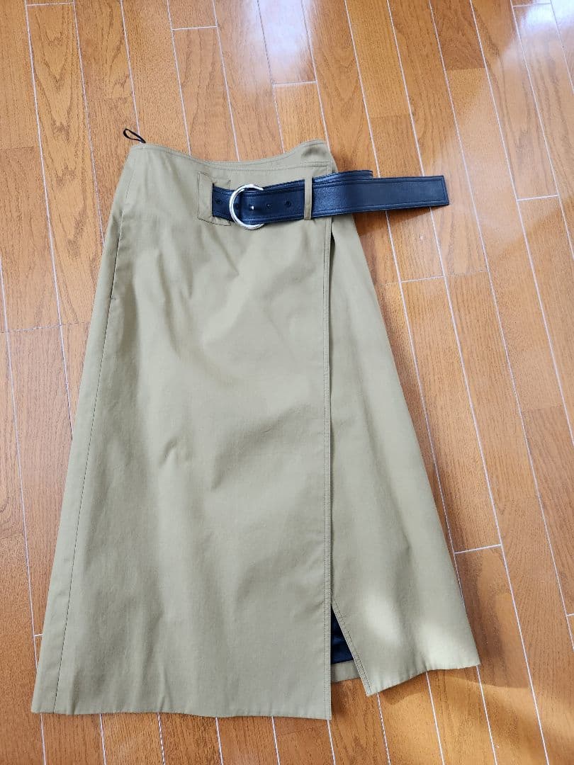 CELINE　レザーベルト付きスカート レザーベルト付きフレアミニスカート – pium